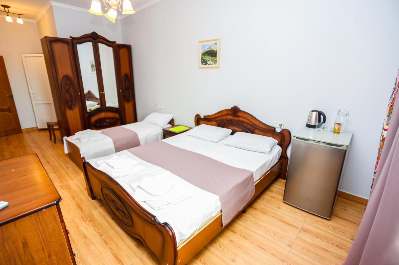 غاغرا Hotel Sabina المظهر الخارجي الصورة